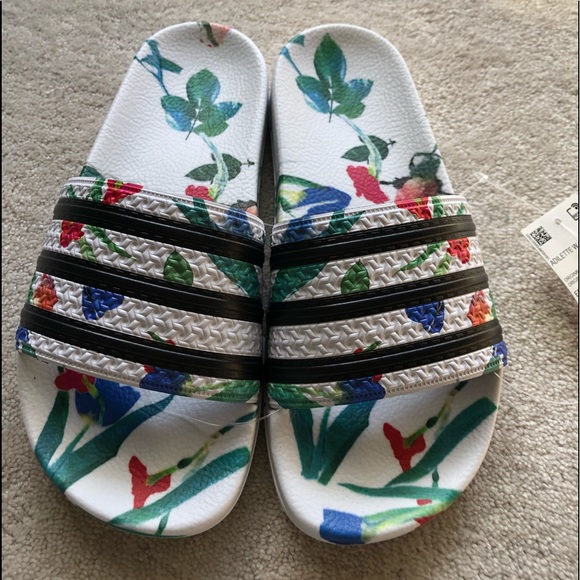 adilette floral